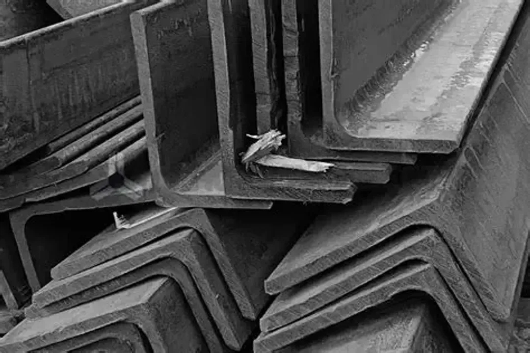 низколегированный уголок 140х12