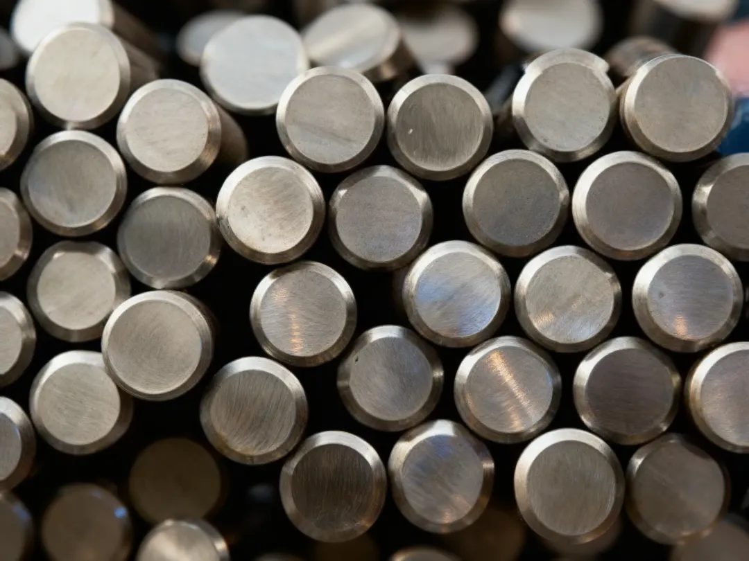 горячекатаный круг из сортовой нержавеющей никельсодержащей стали 70