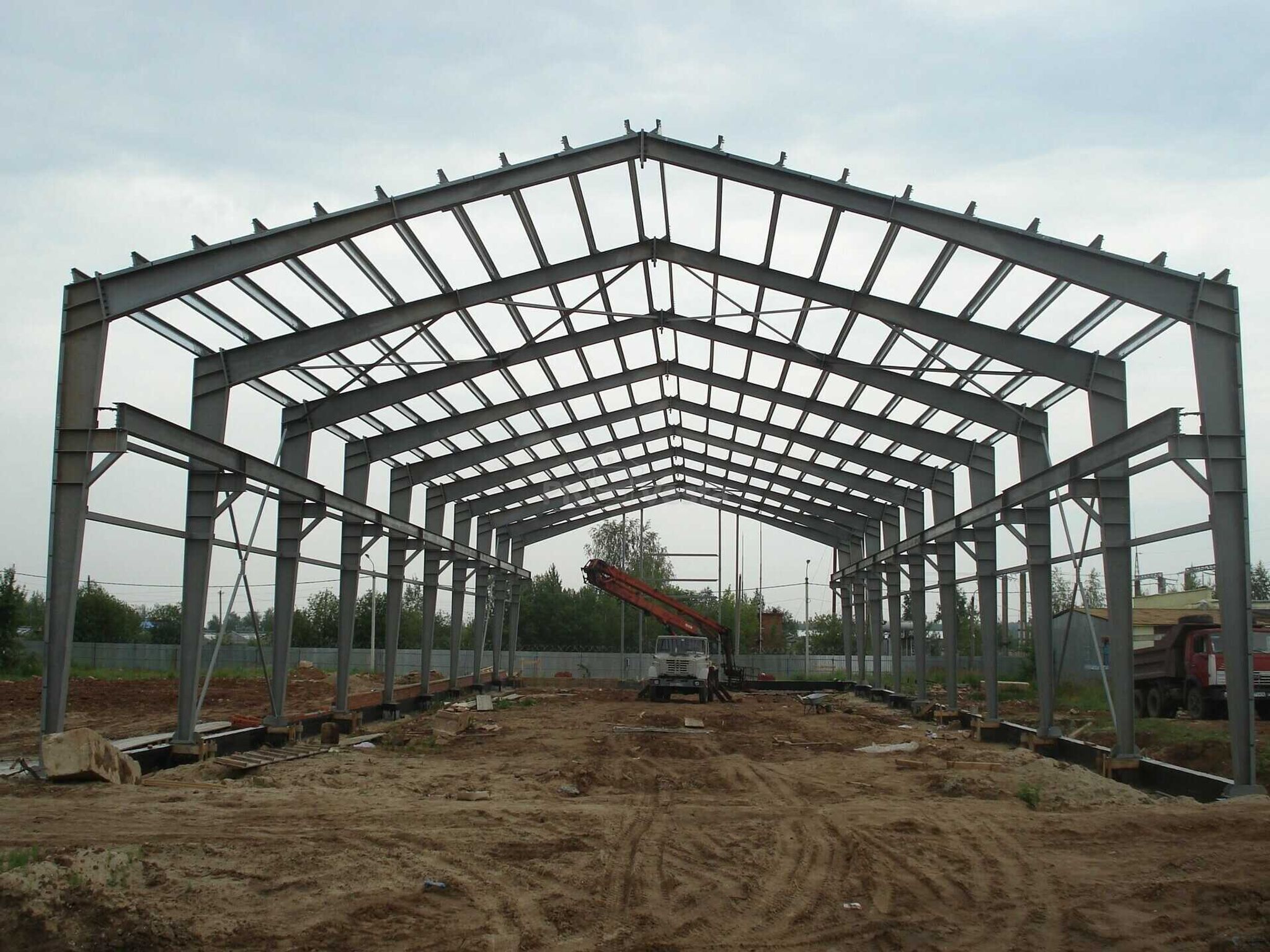 Ангары из металлоконструкций для Тюменской области: особенности проектирования и строительства