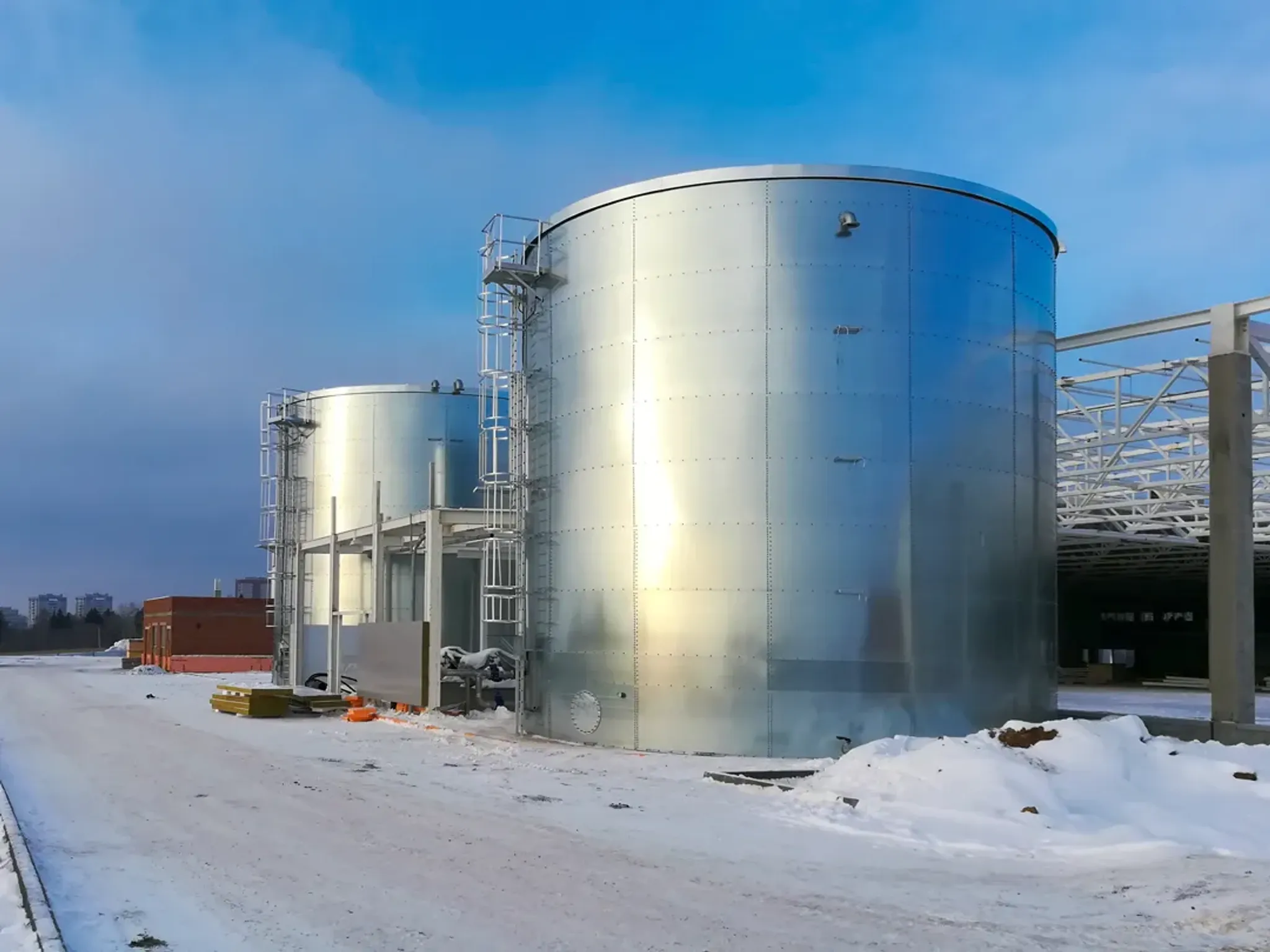 Проектирование и производство багв 2000 м³ – надежные баки-аккумуляторы горячей воды для Красноярского края