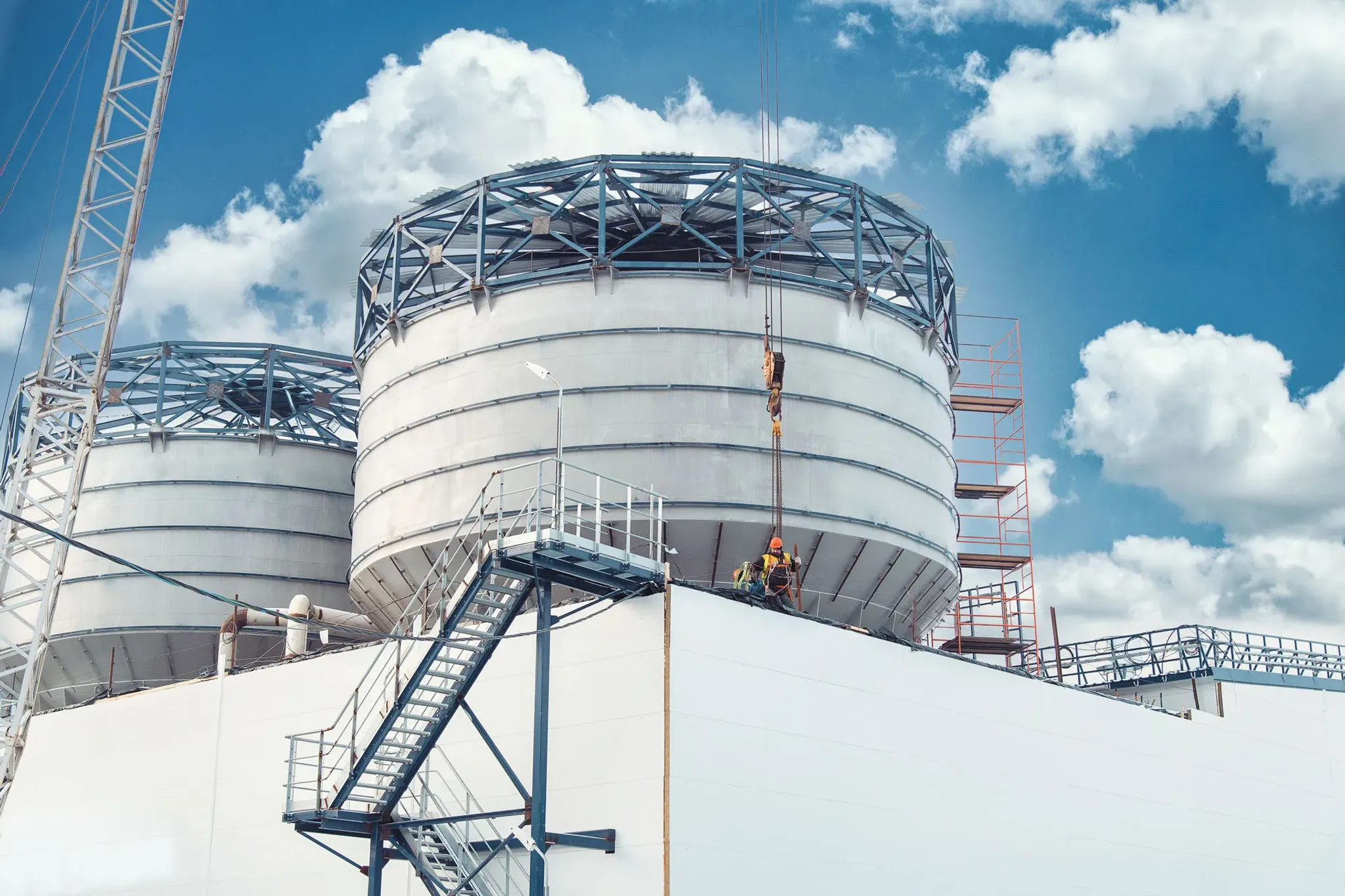 БАГВ 200 м³ производство: проектирование, поставка и монтаж баков-аккумуляторов горячей воды для Амурской области