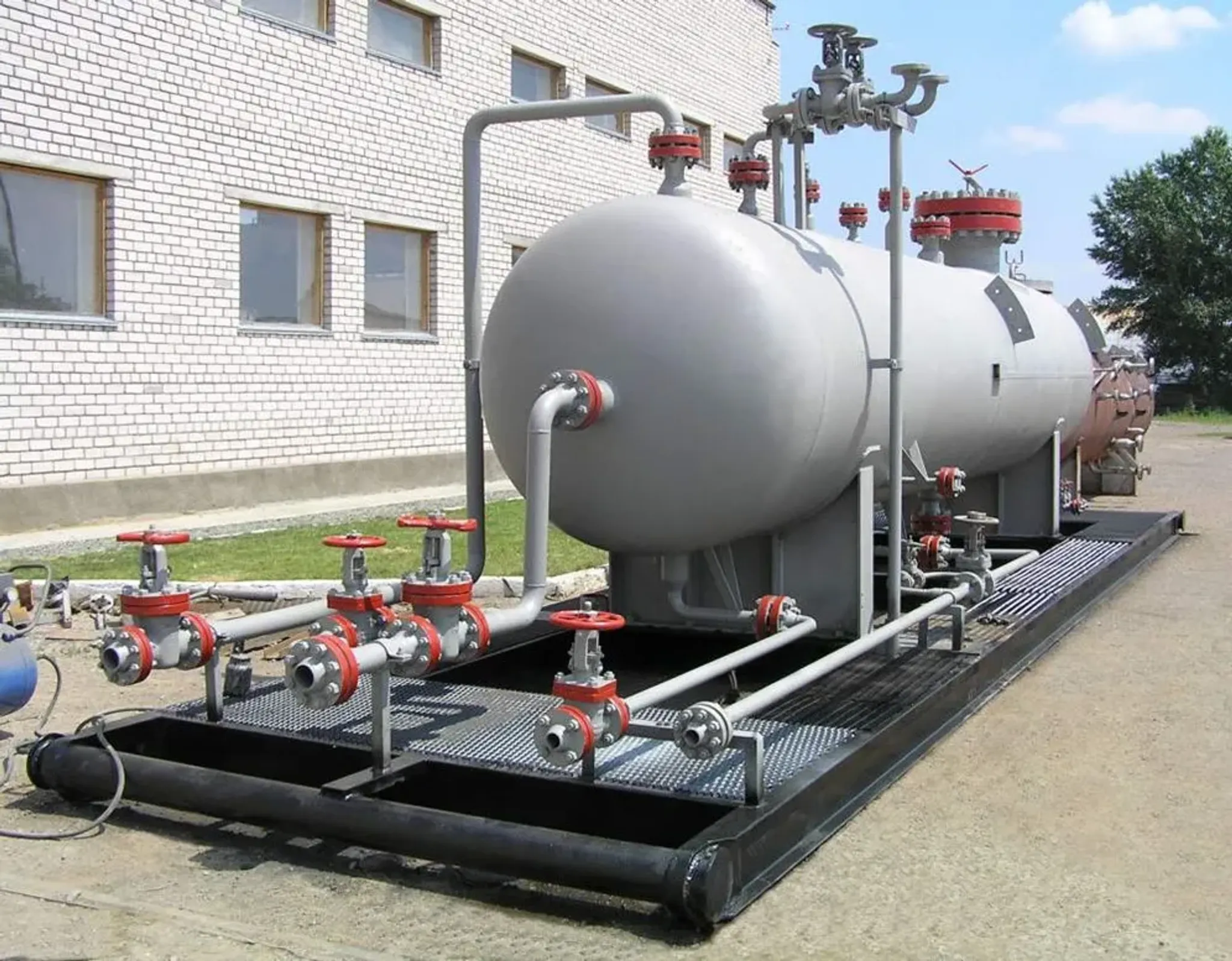 Проектирование и производство факельного сепаратора ФС – надежное решение для нефтегазовой отрасли в Чувашской Республике