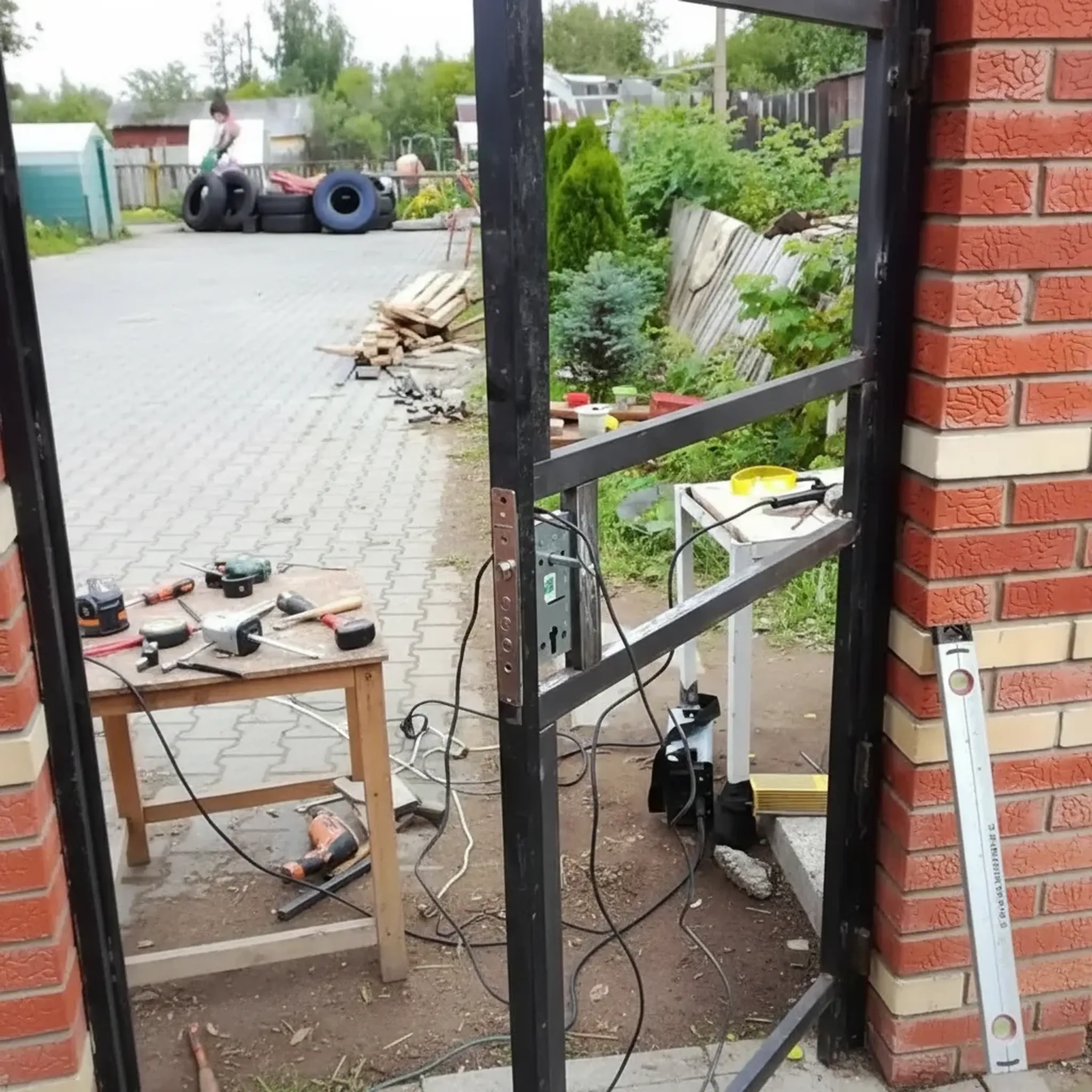Установка замка врезного