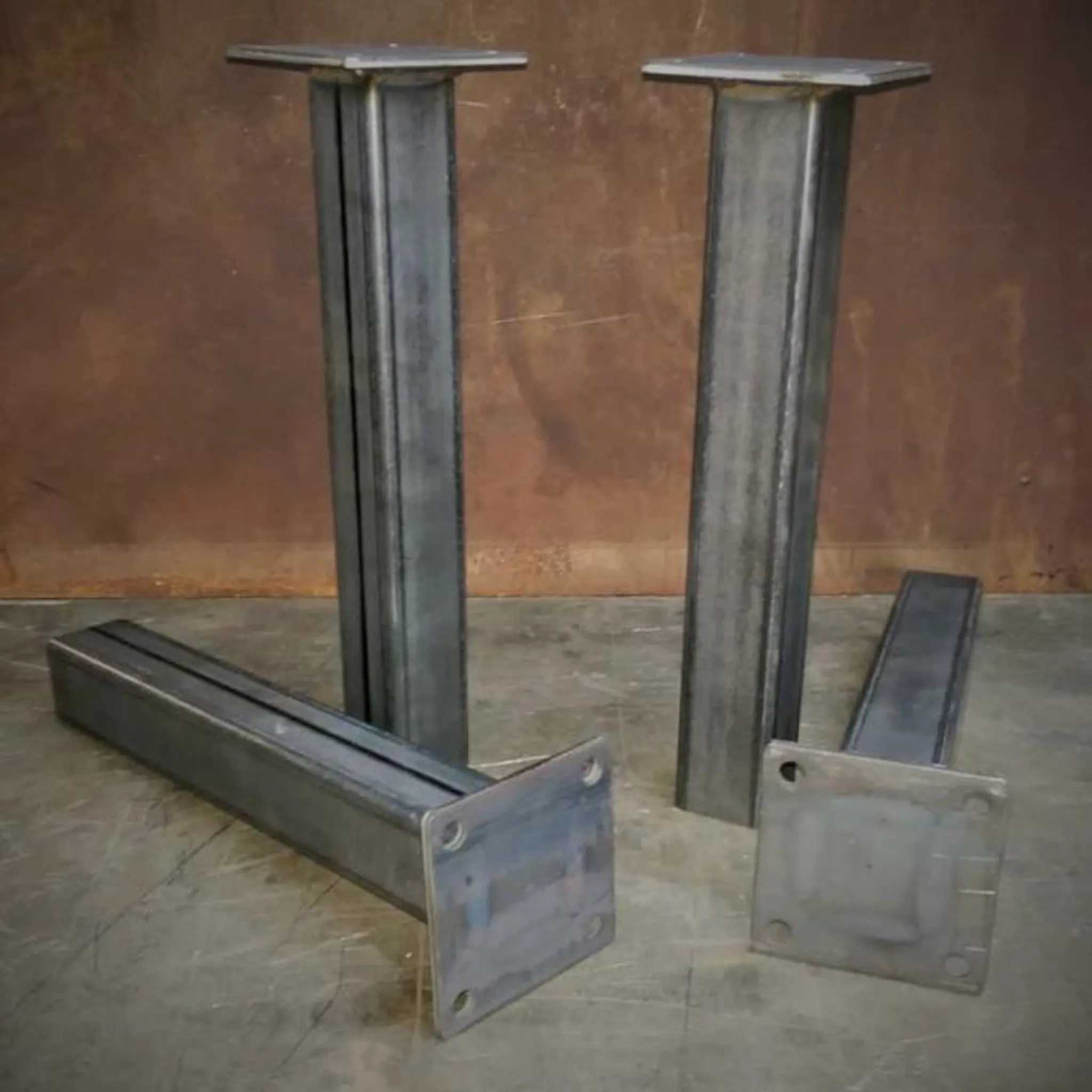 Металлическая опора из двутавра 1100х300х300х10