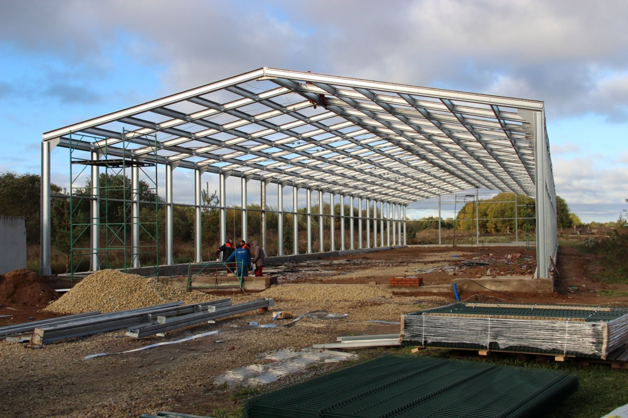 Ангары из металлоконструкций для Ямало-Ненецкого автономного округа: особенности строительства и надежные решения