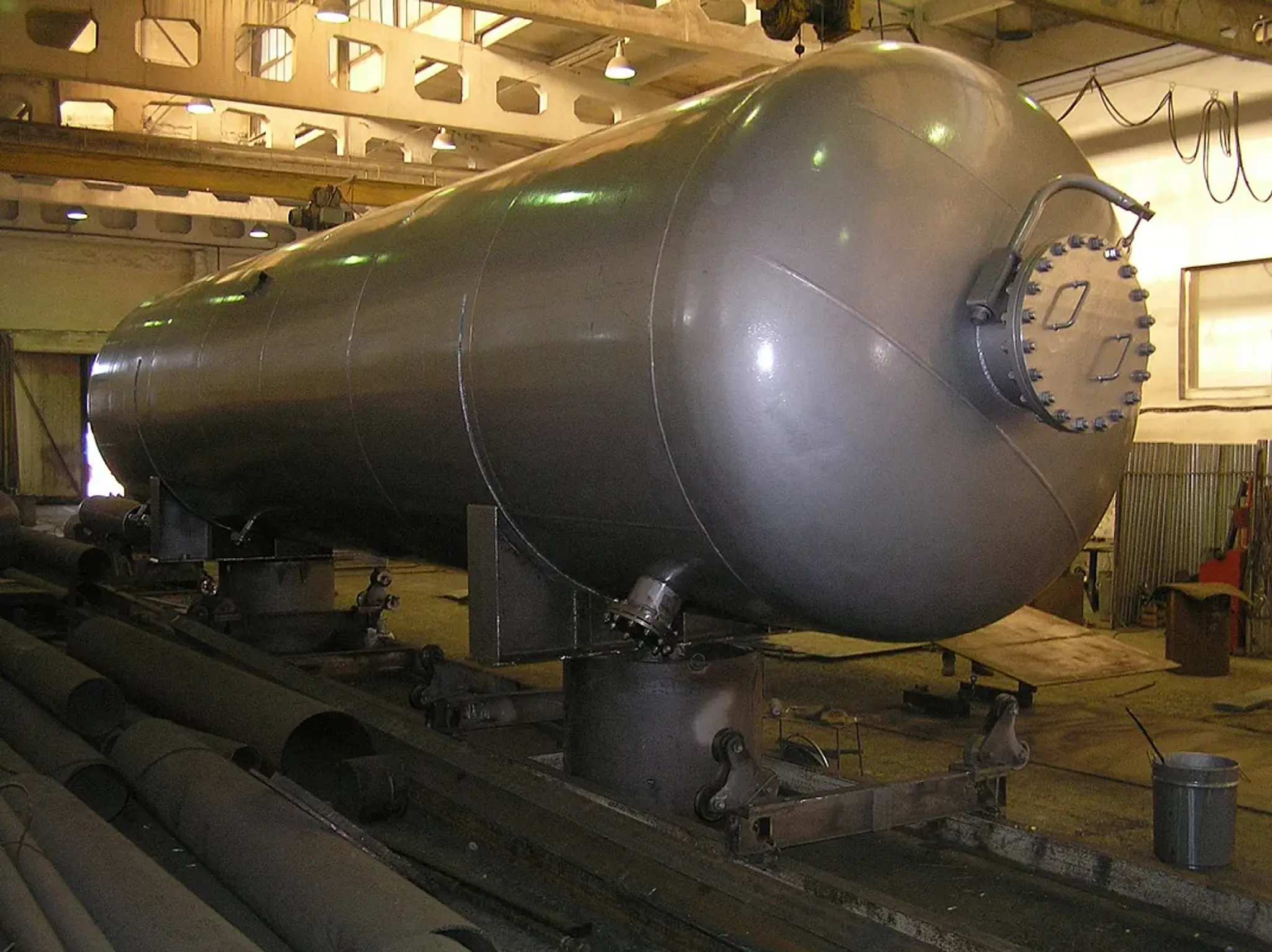 Аппараты емкостные цилиндрические: производство, поставка и монтаж под ключ для Ставропольского края