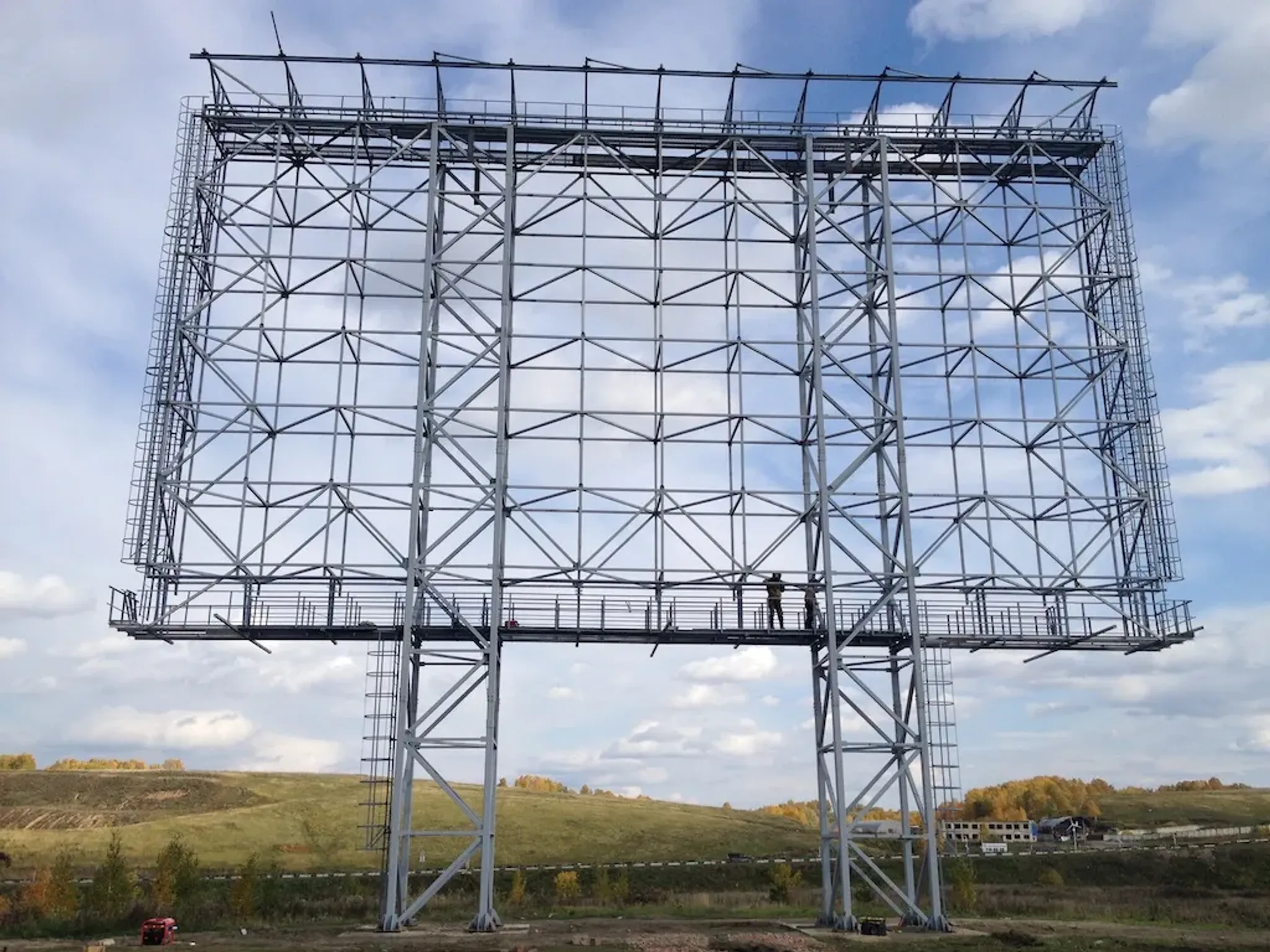 Металлоконструкции для рекламных объектов: виды, технология, стандарты, преимущества