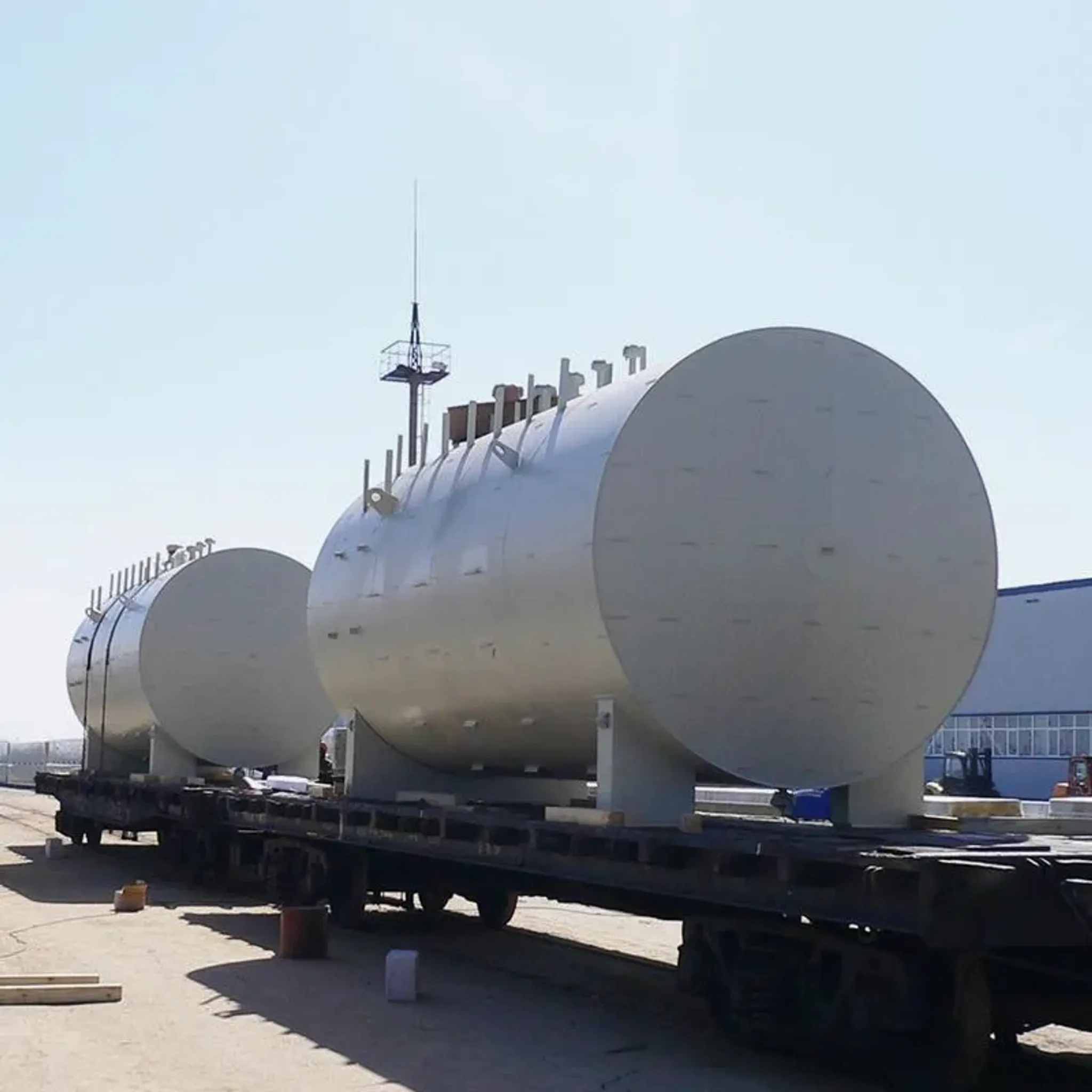 Резервуар РГСП-200м3: Проектирование, производство, поставка, монтаж и пуско-наладочные работы с гарантией для Республики Калмыкия