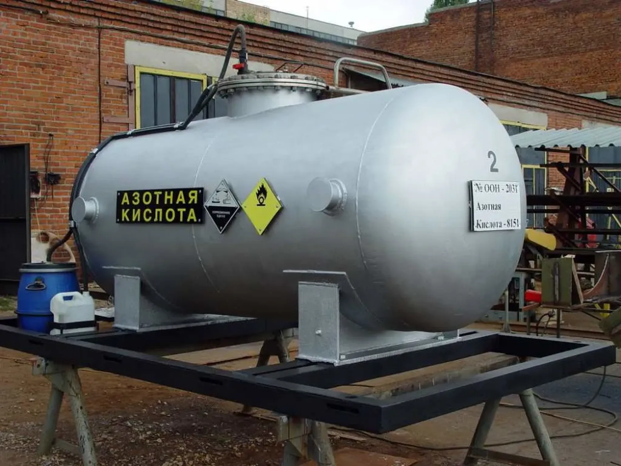 Производство емкостей-ресиверов для хранения азота в Дагестане: проектирование, монтаж и гарантия